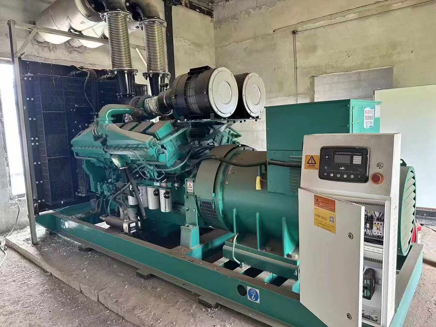 合水无功补偿装置的性能评估需要考虑哪些因素？